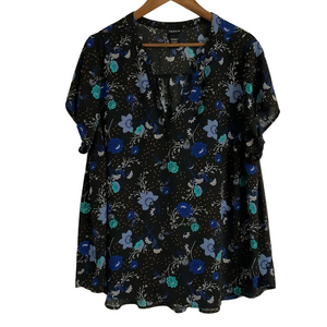Torrid Black and Blue Floral Short Sleeve Blouse Size 2